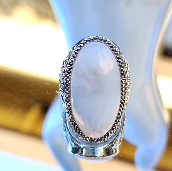 MOP Sterling Silver 925 Ring Size 7.5 Cocktail Ring - Picture 1 of 7